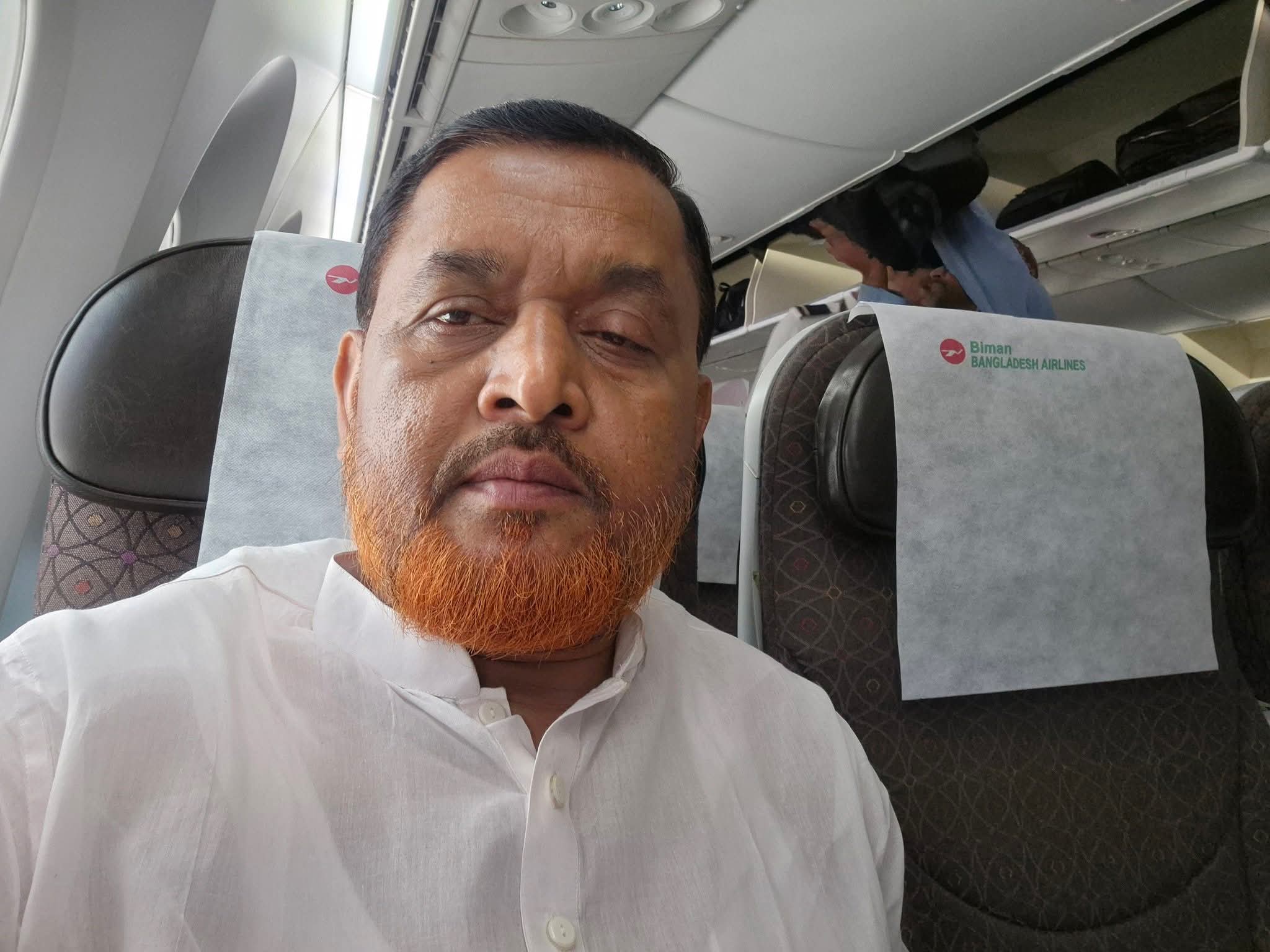 পবিত্র ওমরাহ শেষে মাতৃভূমির পথে হাইমচর উপজেলা বিএনপির নেতা মাজহারুল ইসলাম শফিক পাটওয়ারী